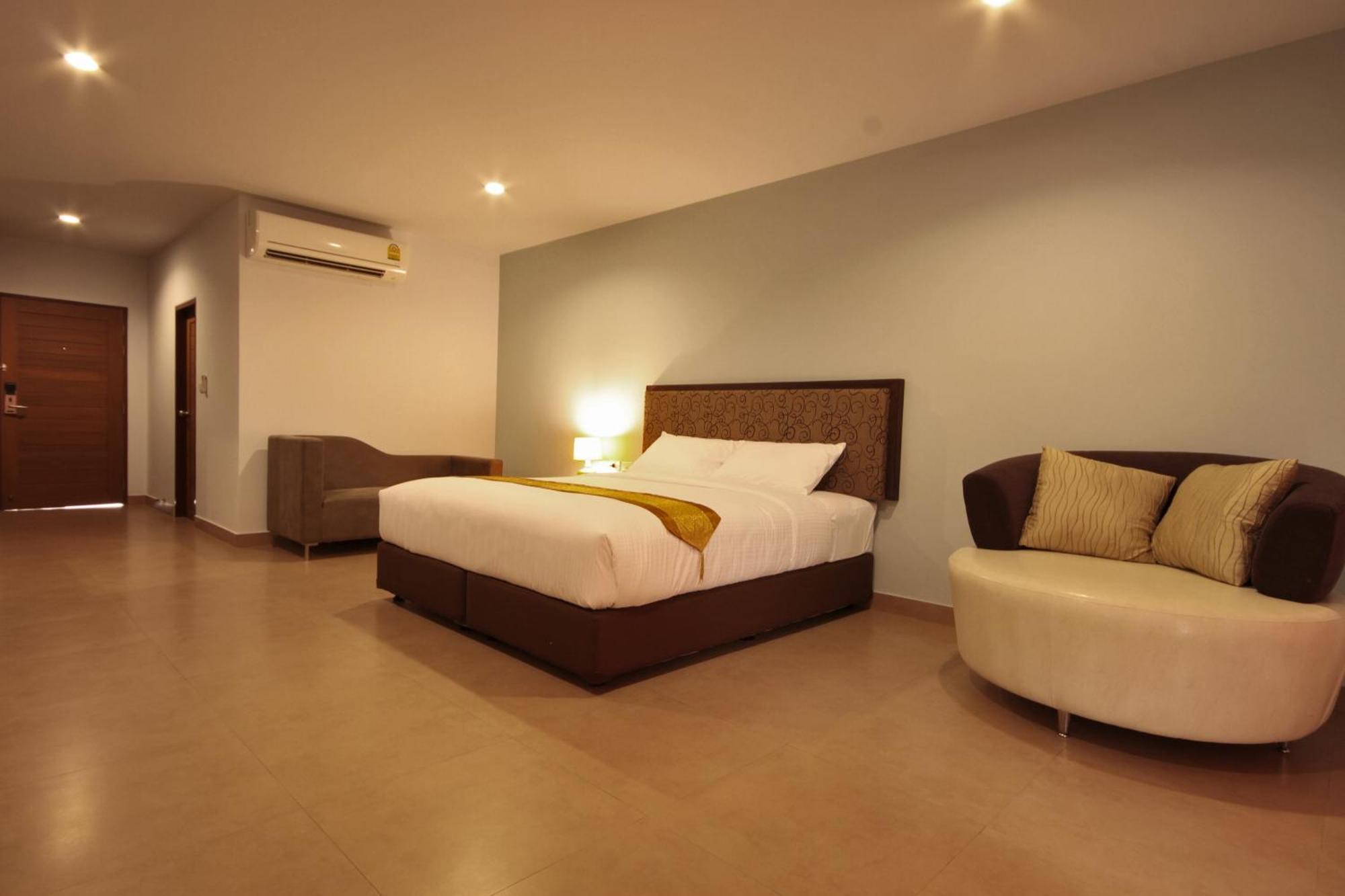 Paragon Suites Resort Jomtien Beach Exterior photo